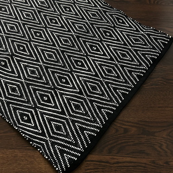 Dash & Albert NEW Diamond Black/Ivory Indoor/Outdoor Rug - Picture 6 of 11